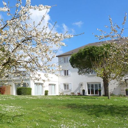 Logis Hotel Restaurant Des Chateaux アゼ・ル・リドー エクステリア 写真