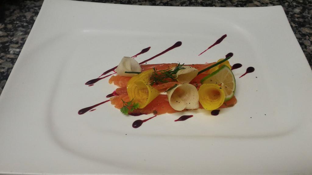 Logis Hotel Restaurant Des Chateaux アゼ・ル・リドー エクステリア 写真